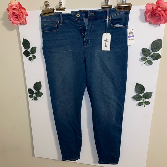 Dark blue jeans - Picture 1 of 3